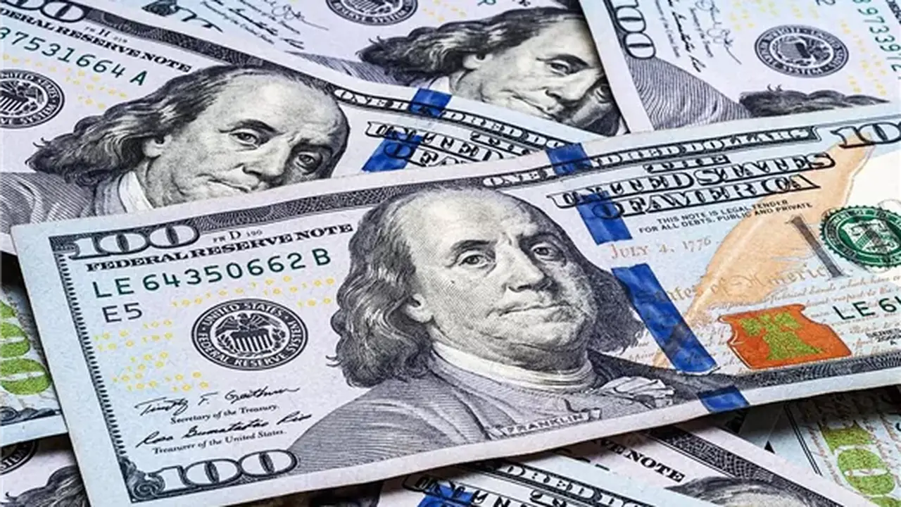 تطورات سعر الدولار في البنوك المصرية مع ختام تعاملات يوم الاثنين